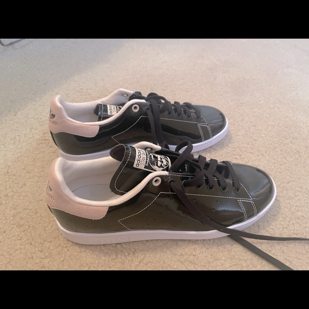 Like New Adidas Stan smith size 11 shinny